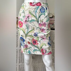 Ann Taylor 98% Cotton Pencil Skirt High Rise in White Floral Print Size 00P